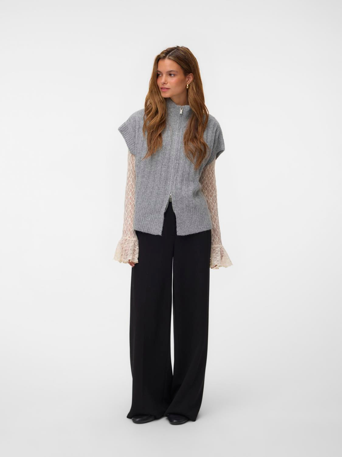 model_shot-front