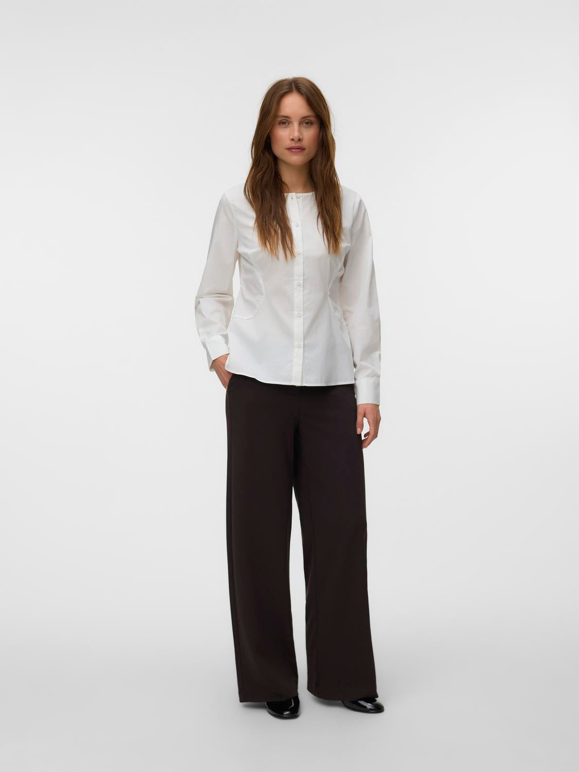model_shot-front