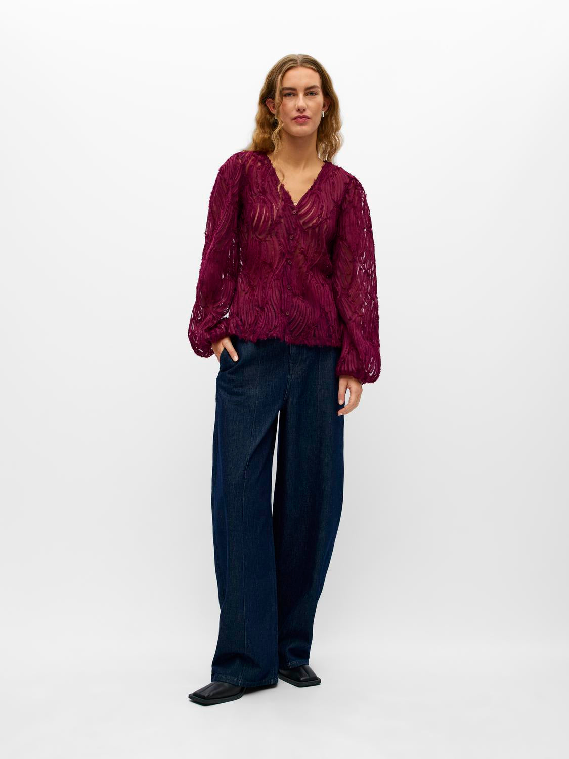 model_shot-front_full
