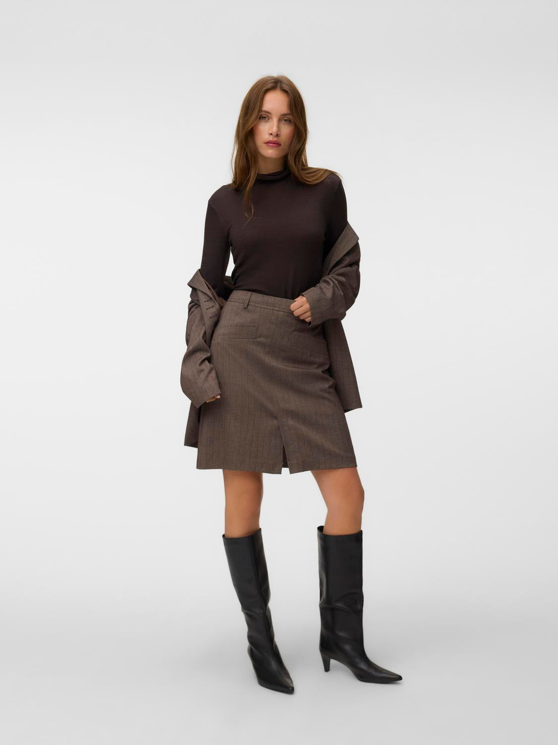 model_shot-front