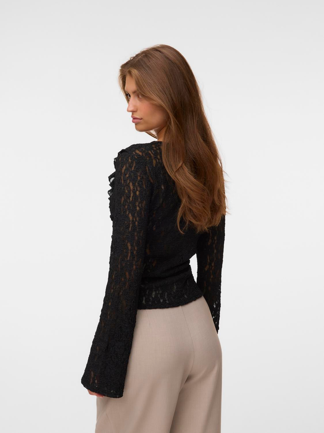 model_shot-back