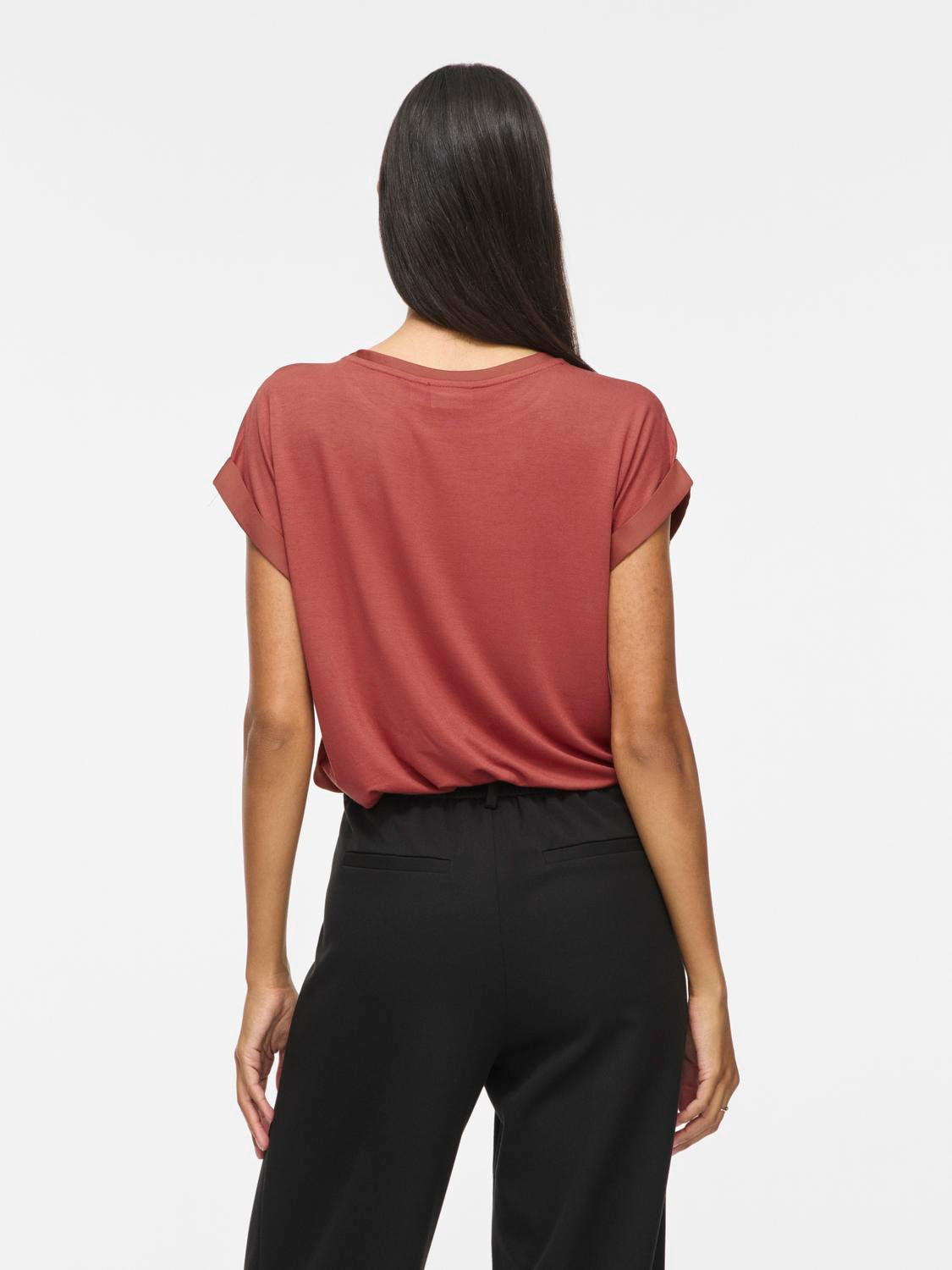 model_shot-back