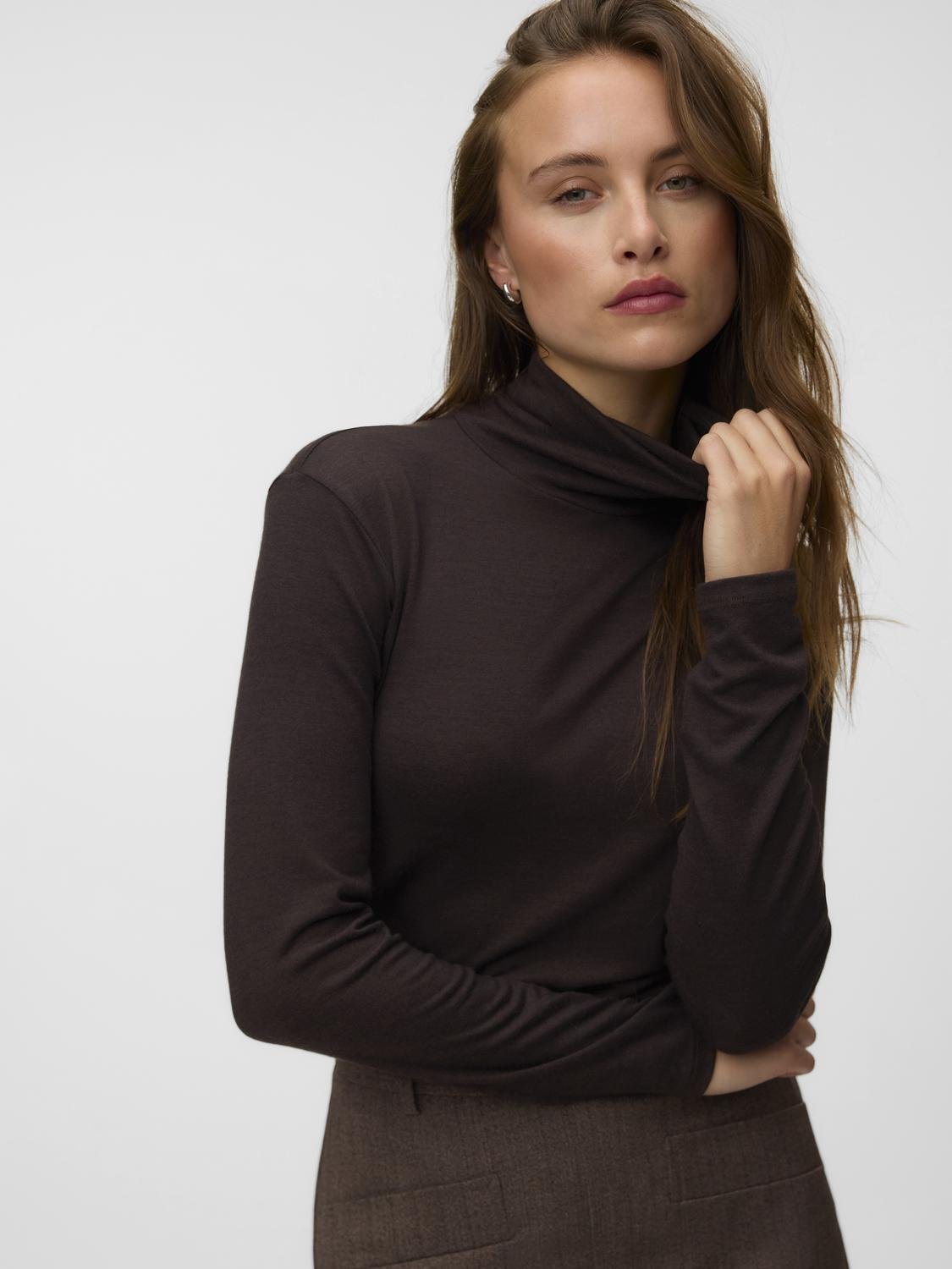AWGLESHA Top - Chocolate Torte - VERO MODA & VILA Bergvik