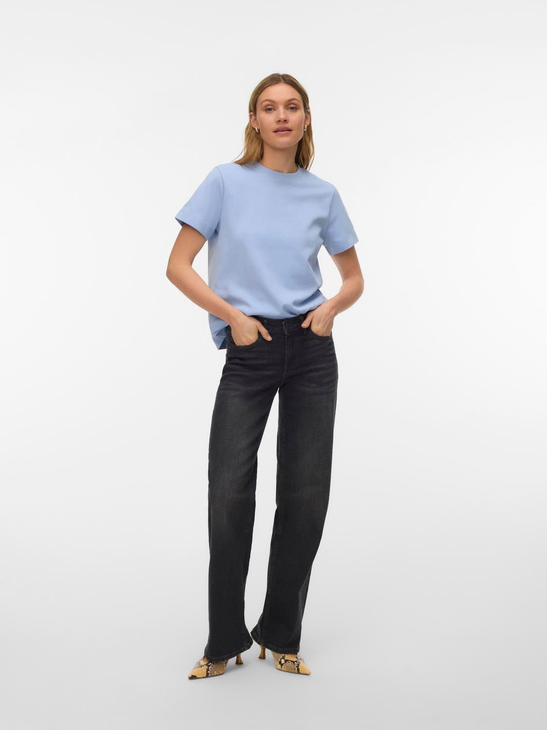 AWNAIMA T-Shirt - Brunnera Blue - VERO MODA & VILA Bergvik