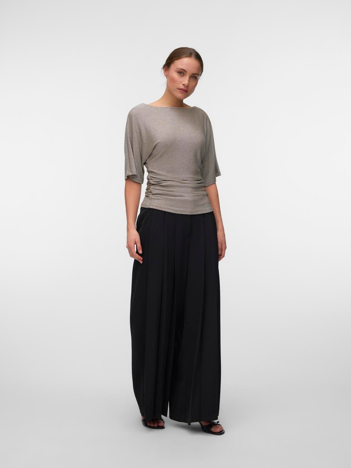 AWURSULA Top - Almondine - VERO MODA & VILA Bergvik