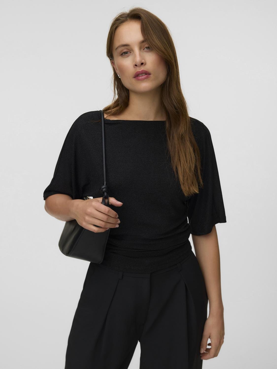 AWURSULA Top - Black - VERO MODA & VILA Bergvik