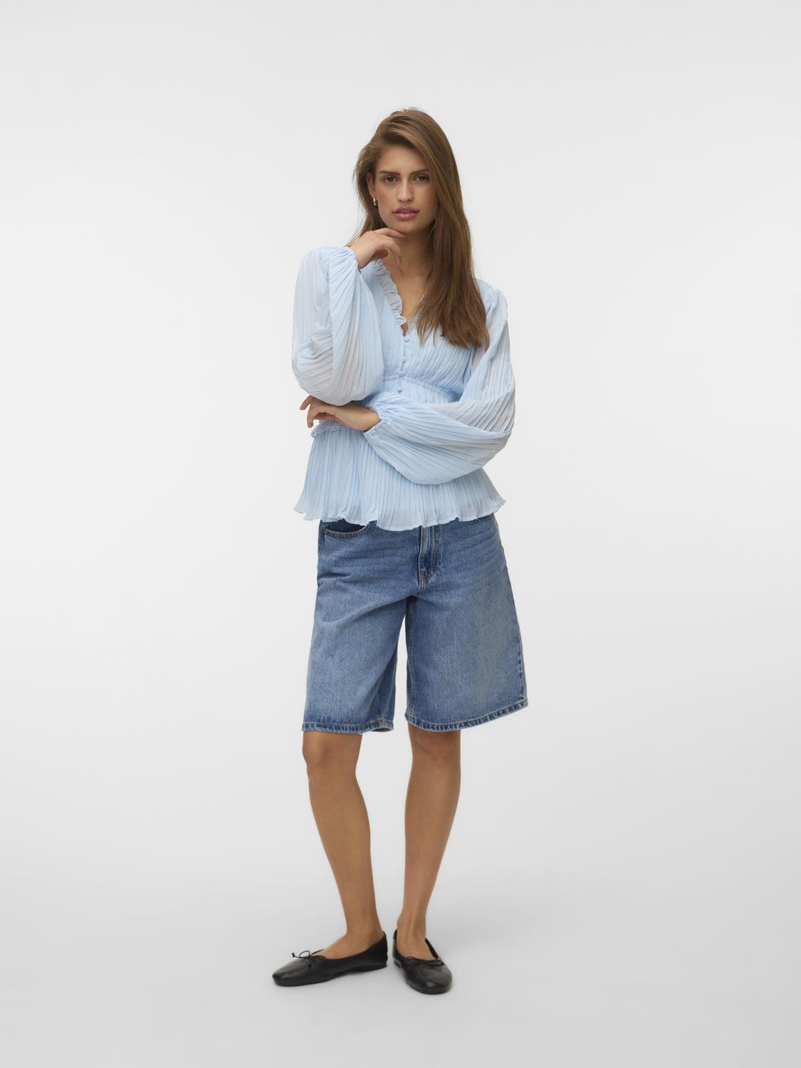 model_shot-front