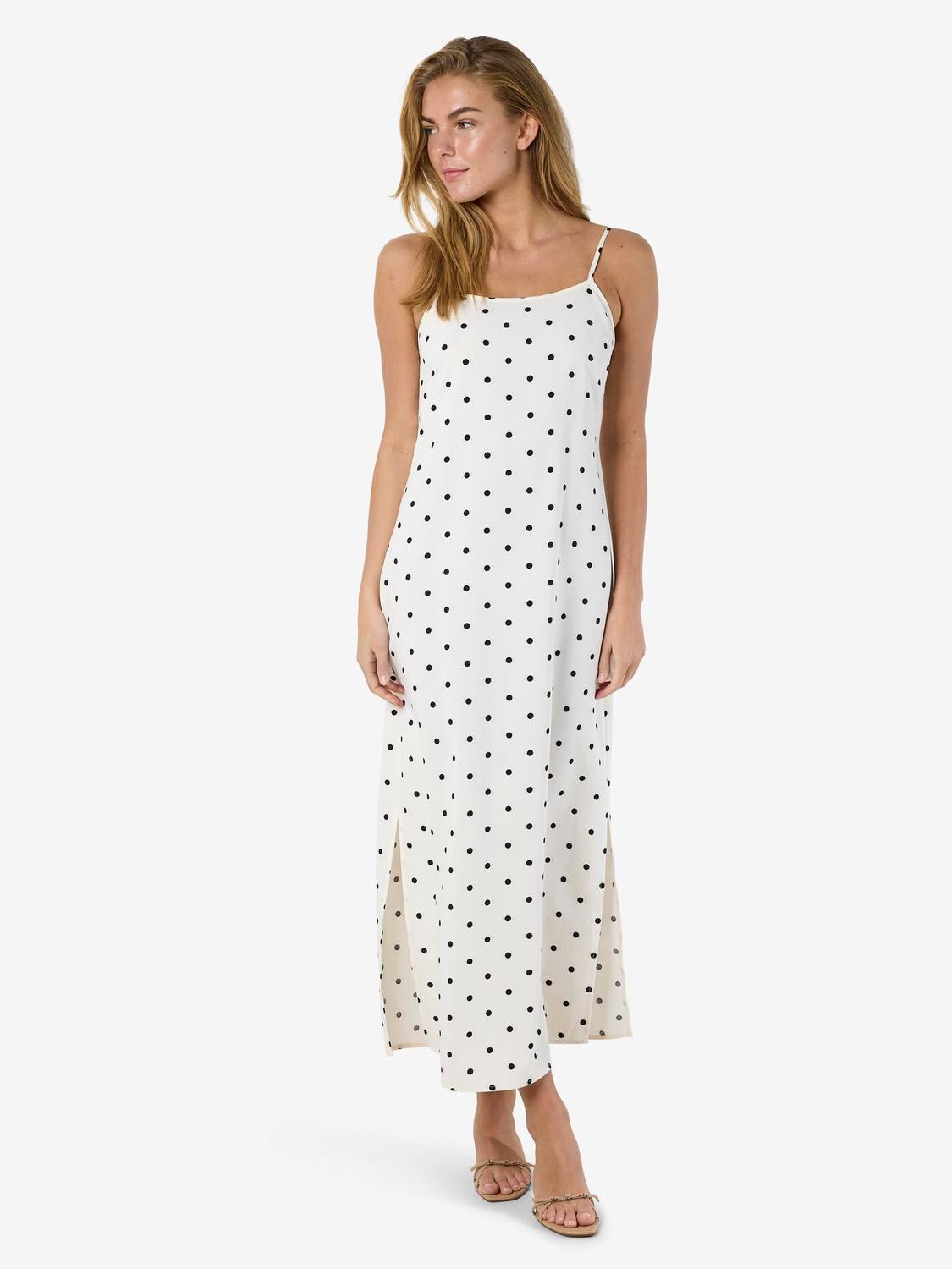 NMSOPHIE Long Dress - Cloud Dancer - VERO MODA & VILA Bergvik