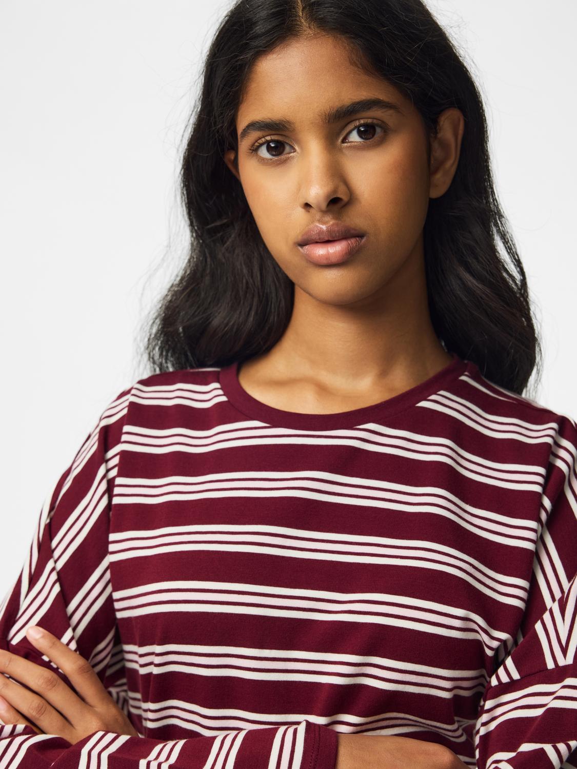 PCALLI Top - Windsor Wine - VERO MODA & VILA Bergvik