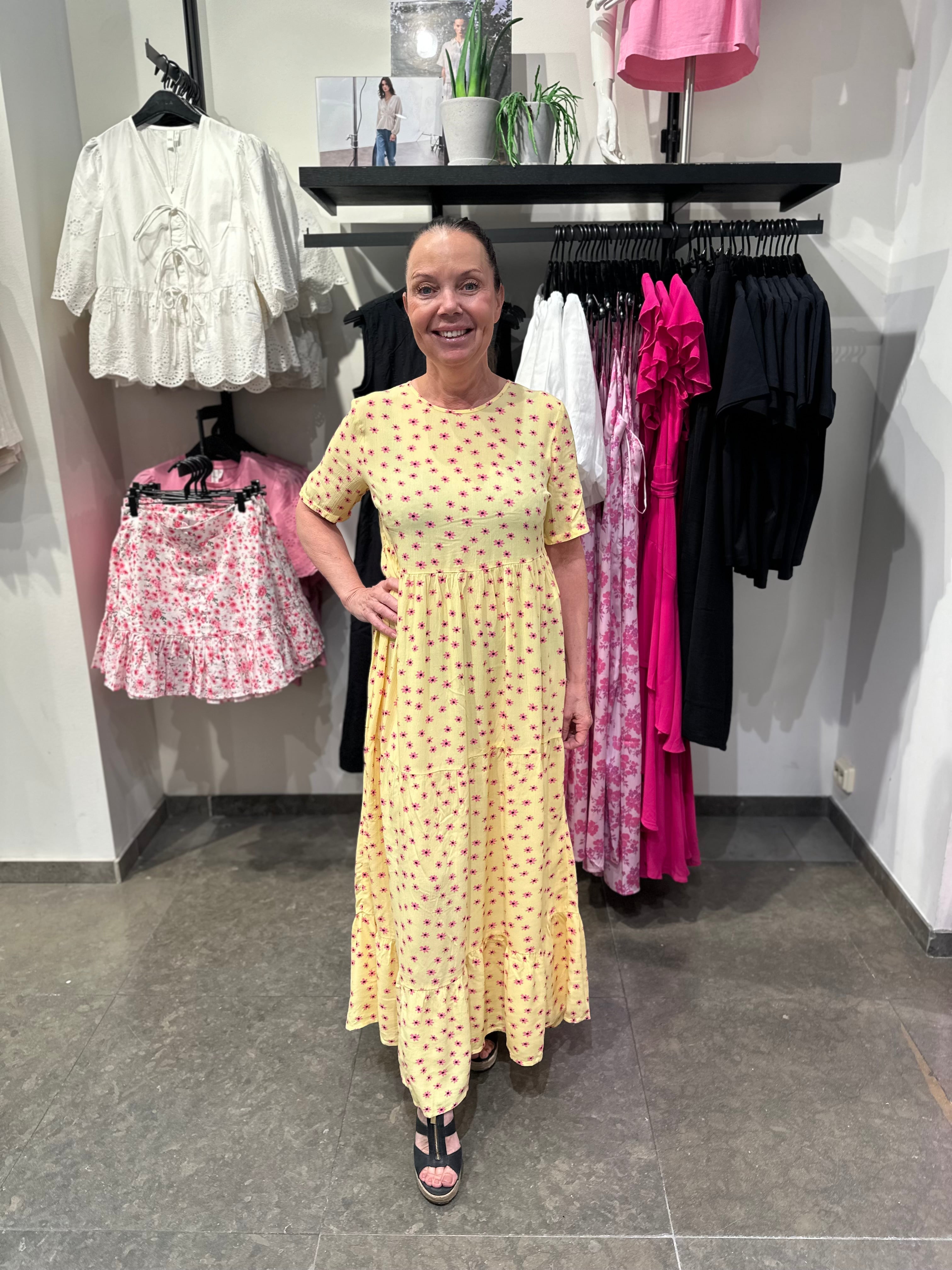 PCEVIE Long Dress - French Vanilla - VERO MODA & VILA Bergvik