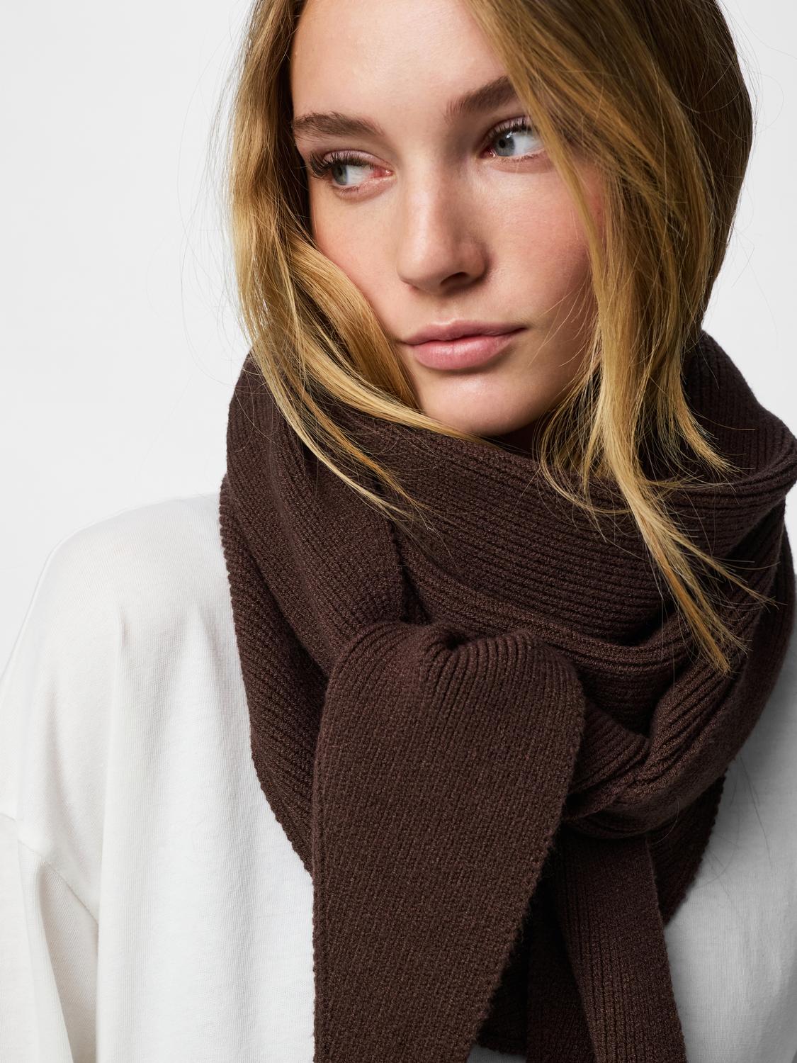 PCKOMMA Scarf - Hot Fudge - VERO MODA & VILA Bergvik