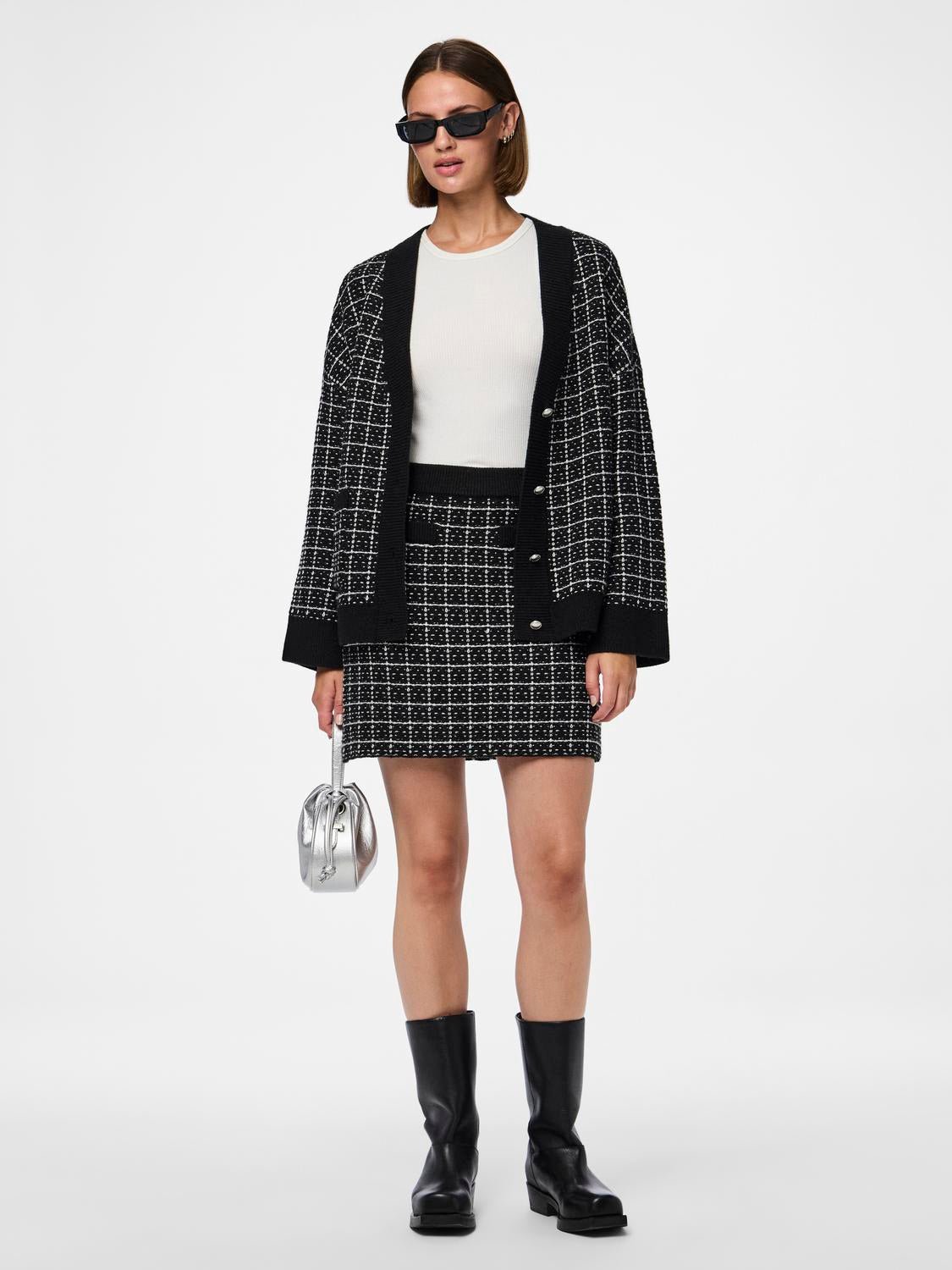 PCNILJA Short Skirt - Black - VERO MODA & VILA Bergvik