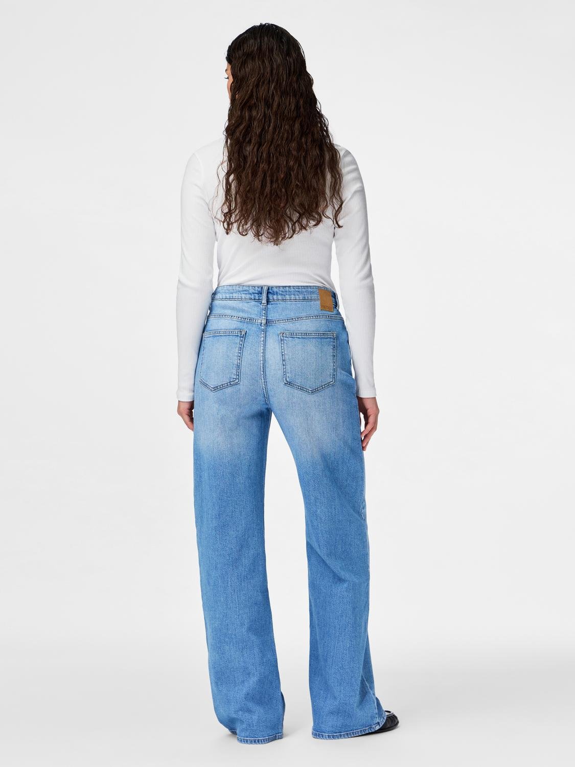 PCSILKE Jeans - Light Blue Denim - VERO MODA & VILA Bergvik