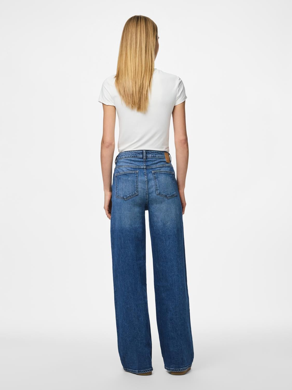 PCSILKE Jeans - Medium Blue Denim - VERO MODA & VILA Bergvik