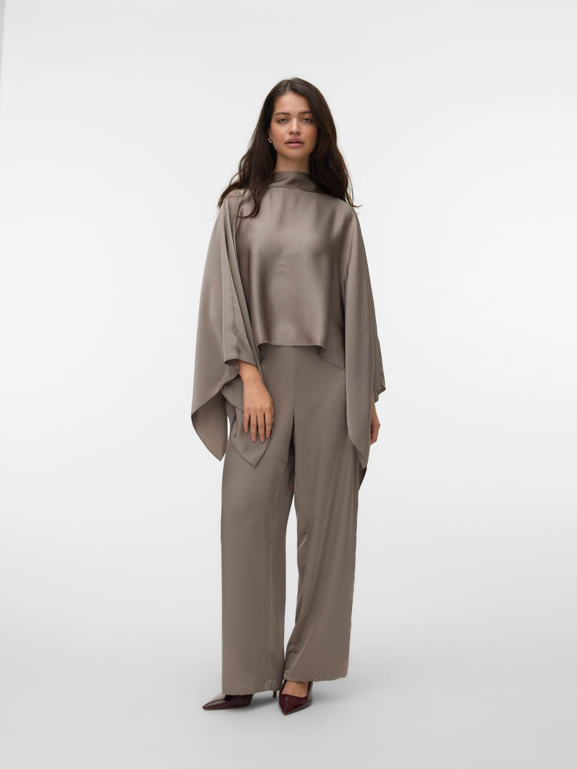 model_shot-front