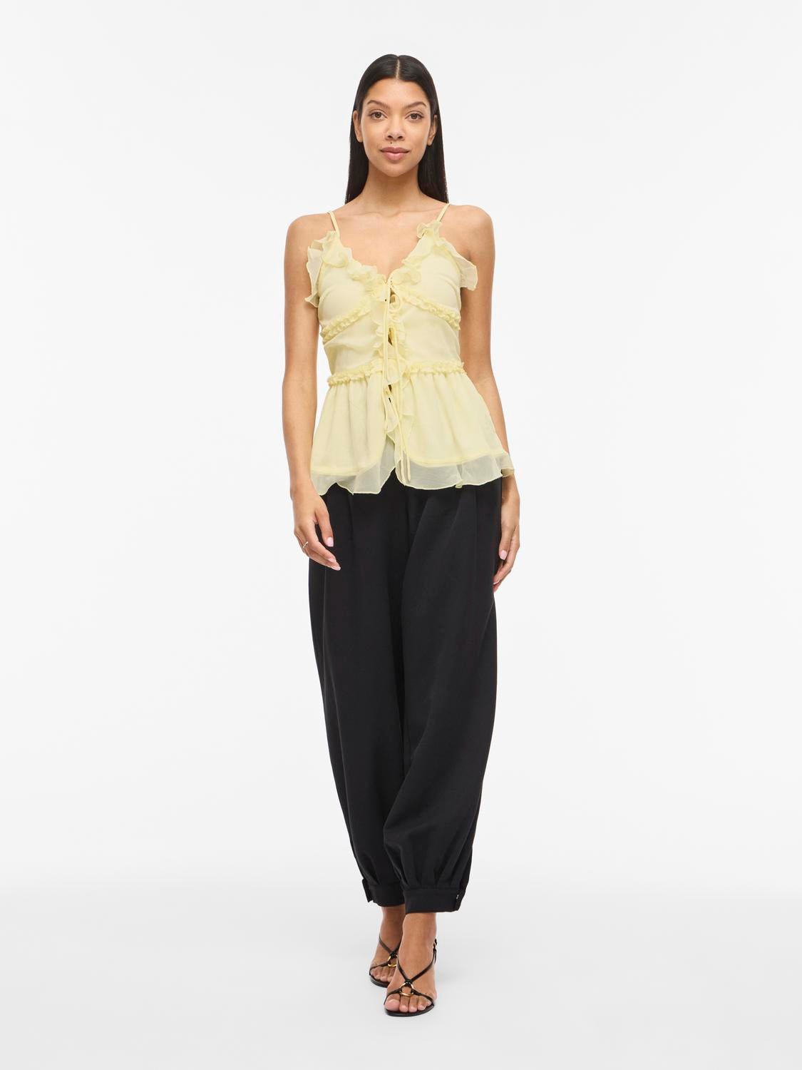 VIFALIA Top - Pastel Yellow - VERO MODA & VILA Bergvik