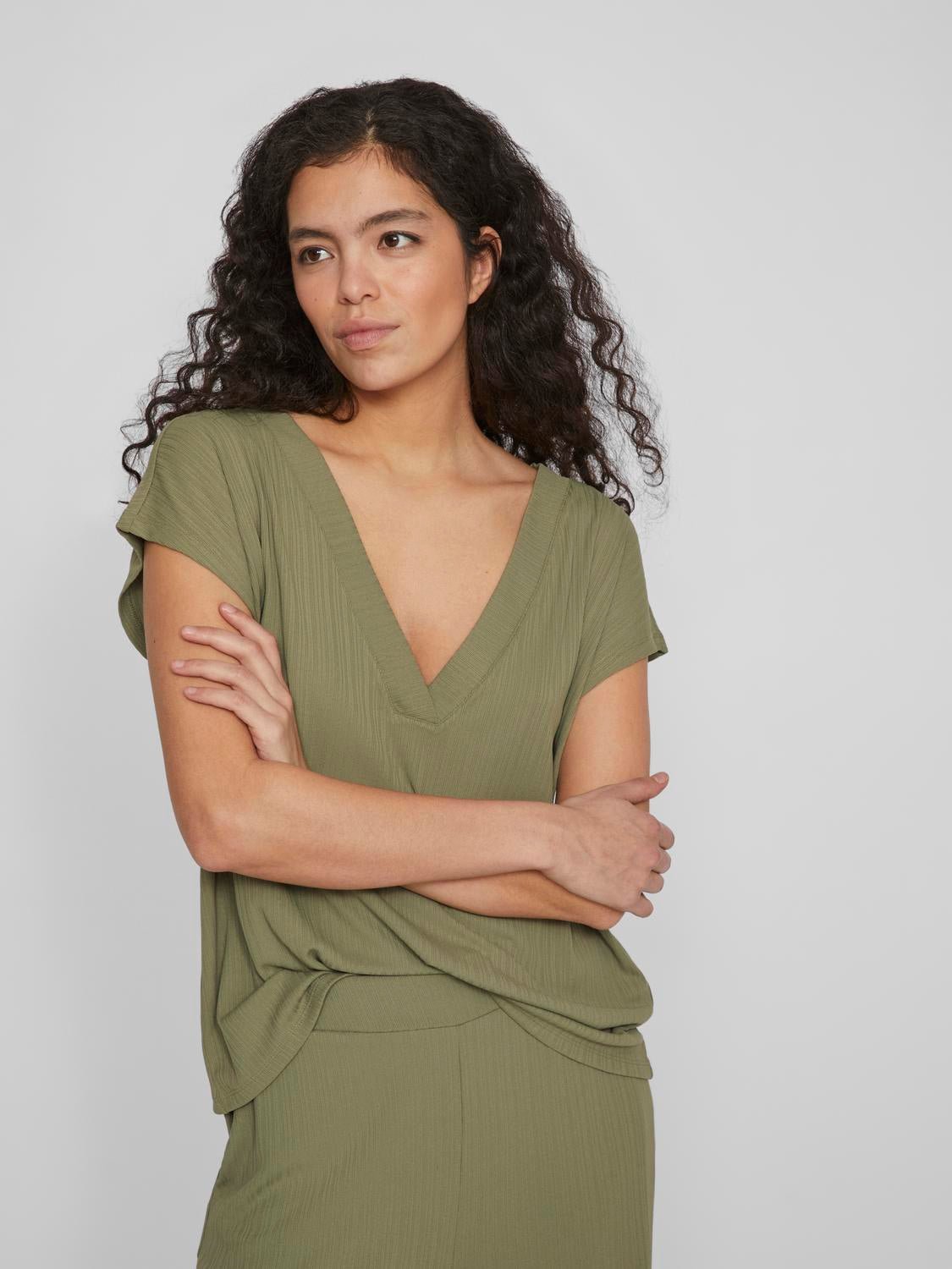 VIOFELIA T-Shirts & Tops - Oil Green - VERO MODA & VILA Bergvik