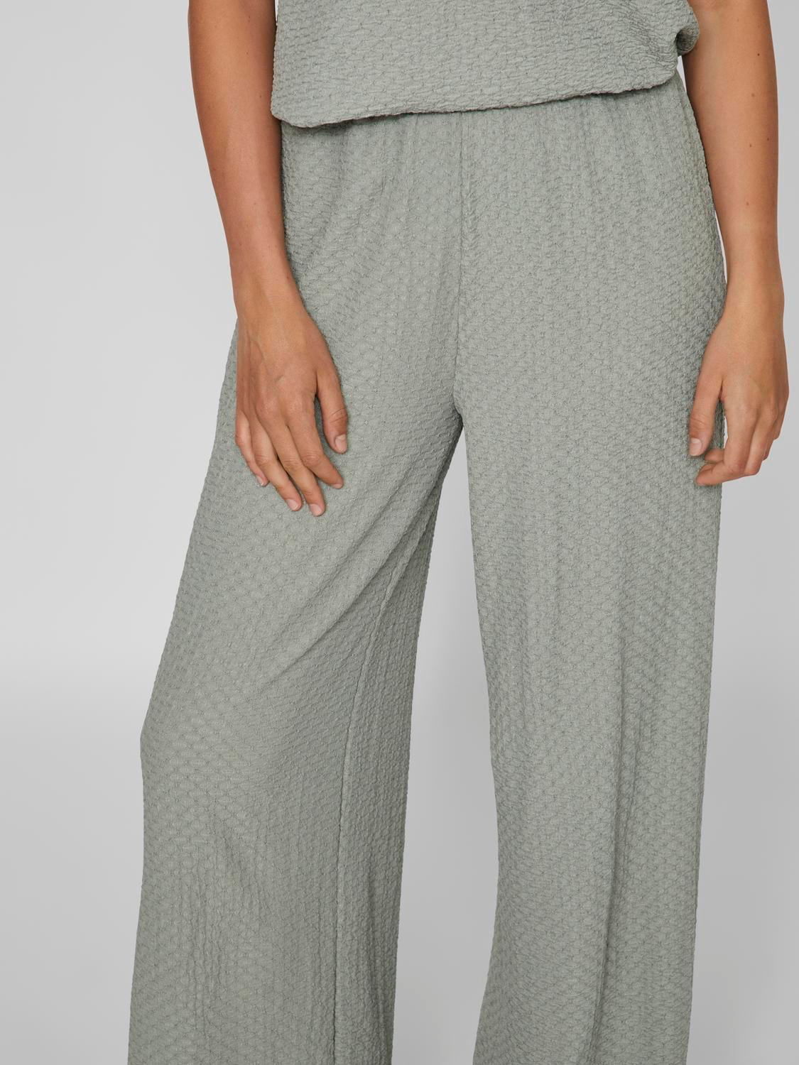 VIVALLIE Pants - Green Milieu - VERO MODA & VILA Bergvik