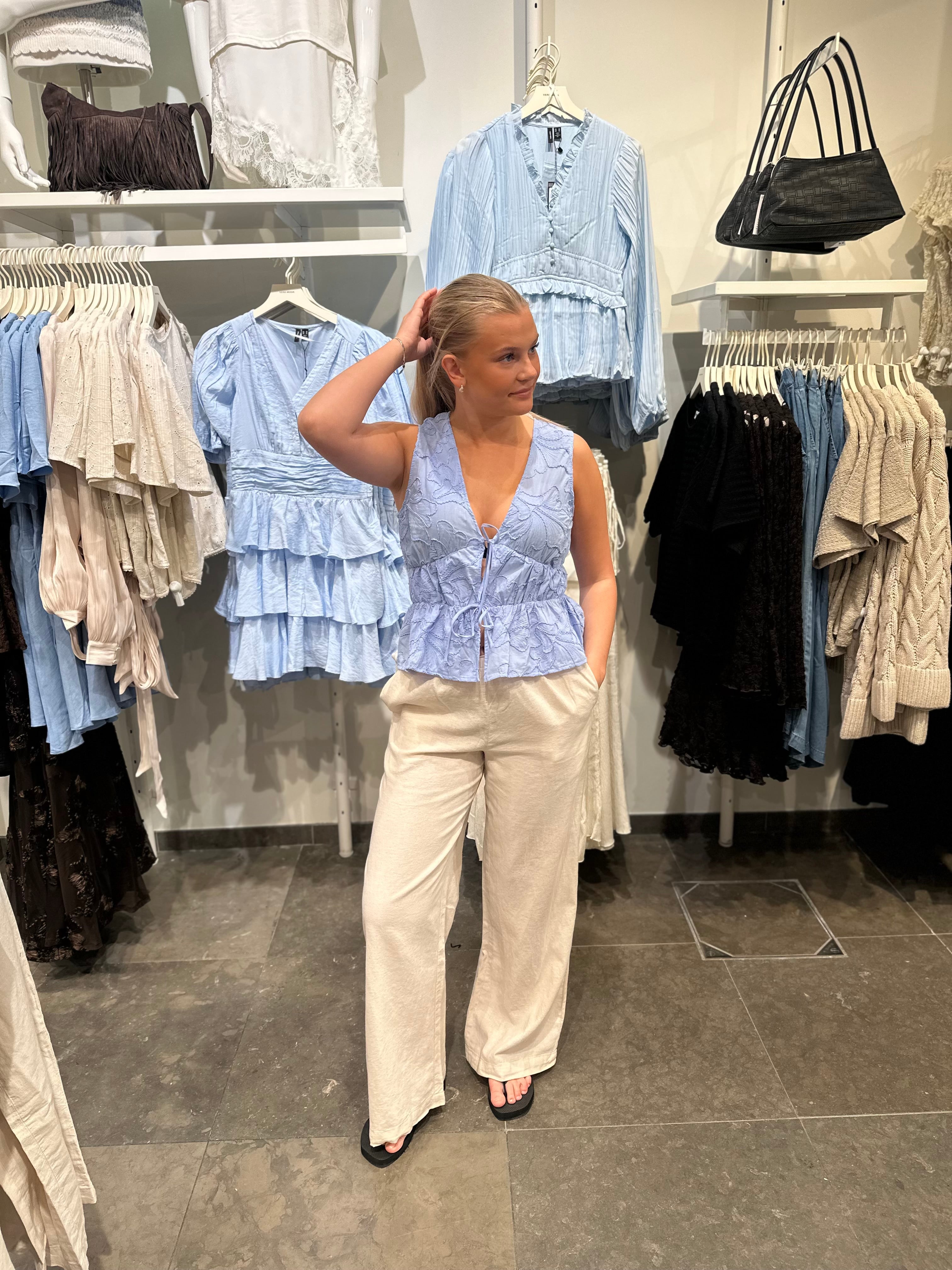 VMANN Top - Brunnera Blue - VERO MODA & VILA Bergvik