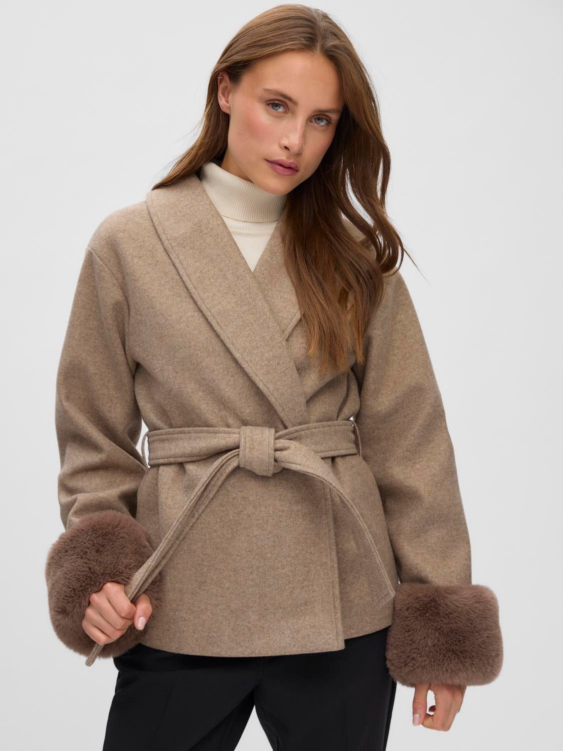 VMANNEBEA Jacket - Fossil - VERO MODA & VILA Bergvik