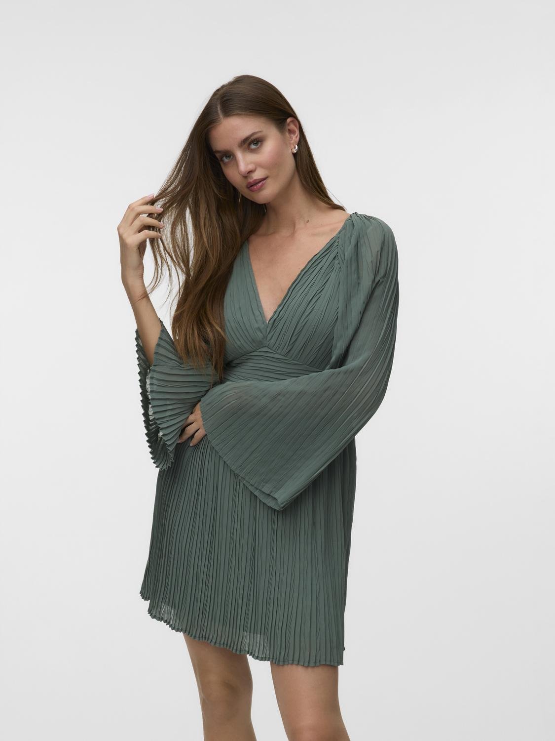 VMDORA Short Dress - Laurel Wreath - VERO MODA & VILA Bergvik