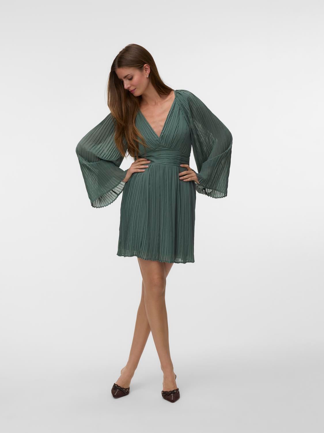 VMDORA Short Dress - Laurel Wreath - VERO MODA & VILA Bergvik