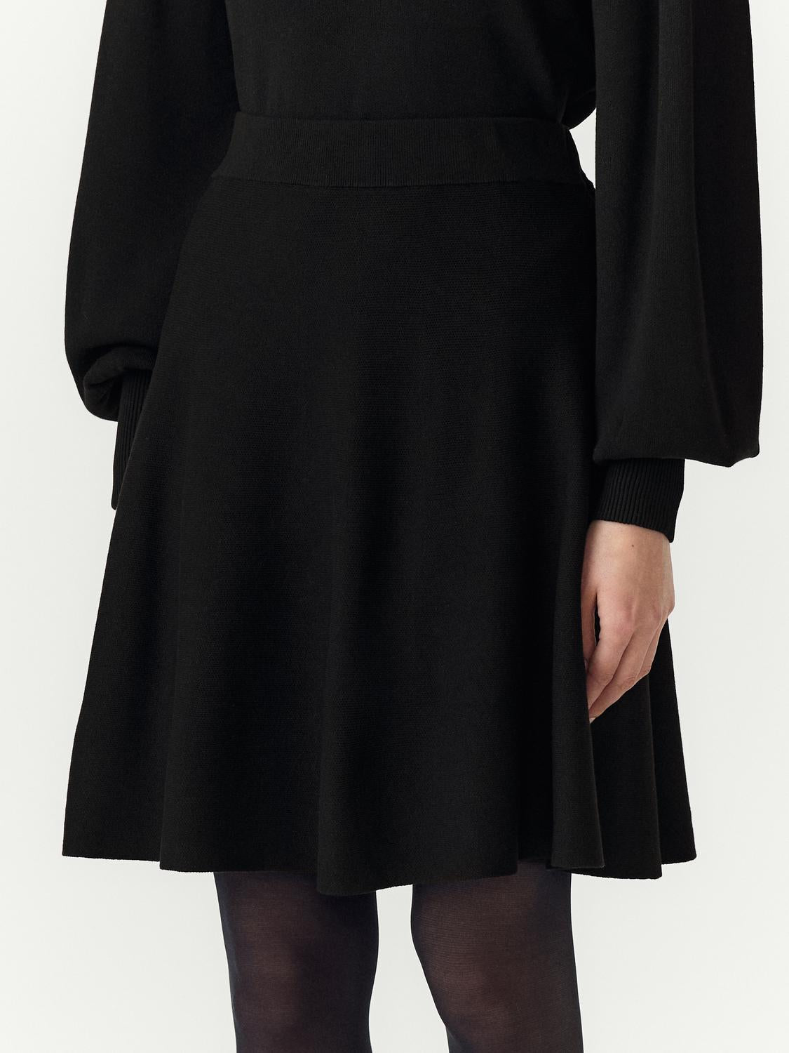 YASFONNY Short Skirt - Black - VERO MODA & VILA Bergvik