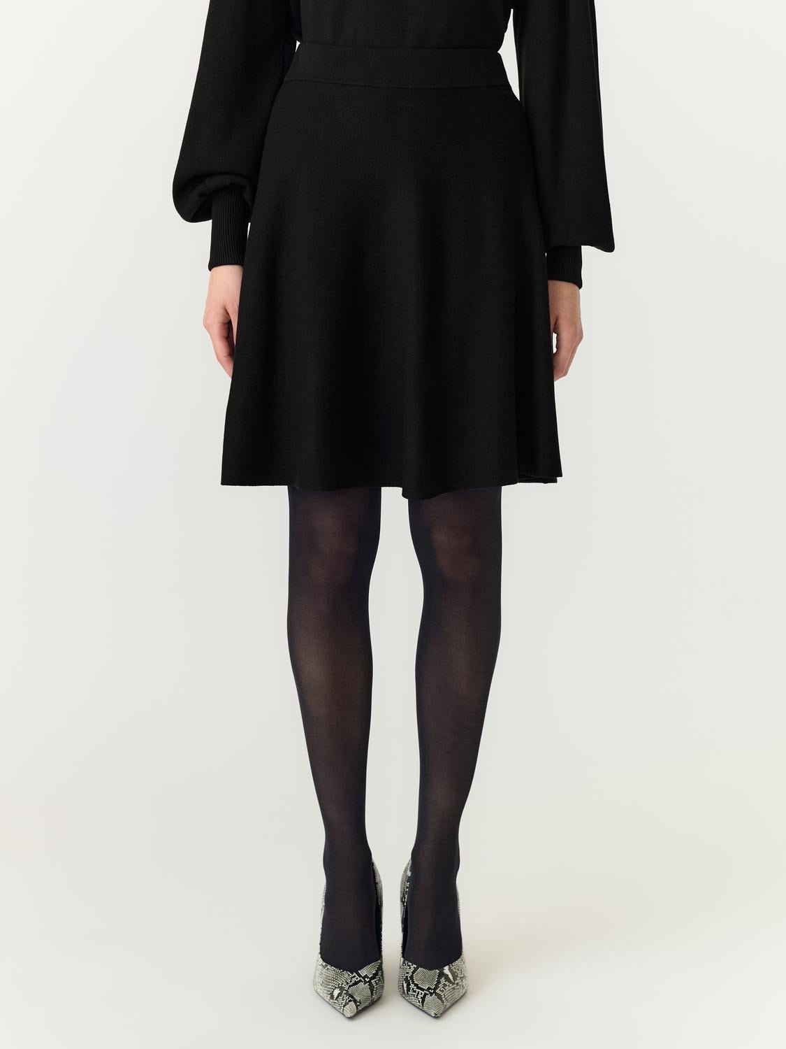 YASFONNY Short Skirt - Black - VERO MODA & VILA Bergvik