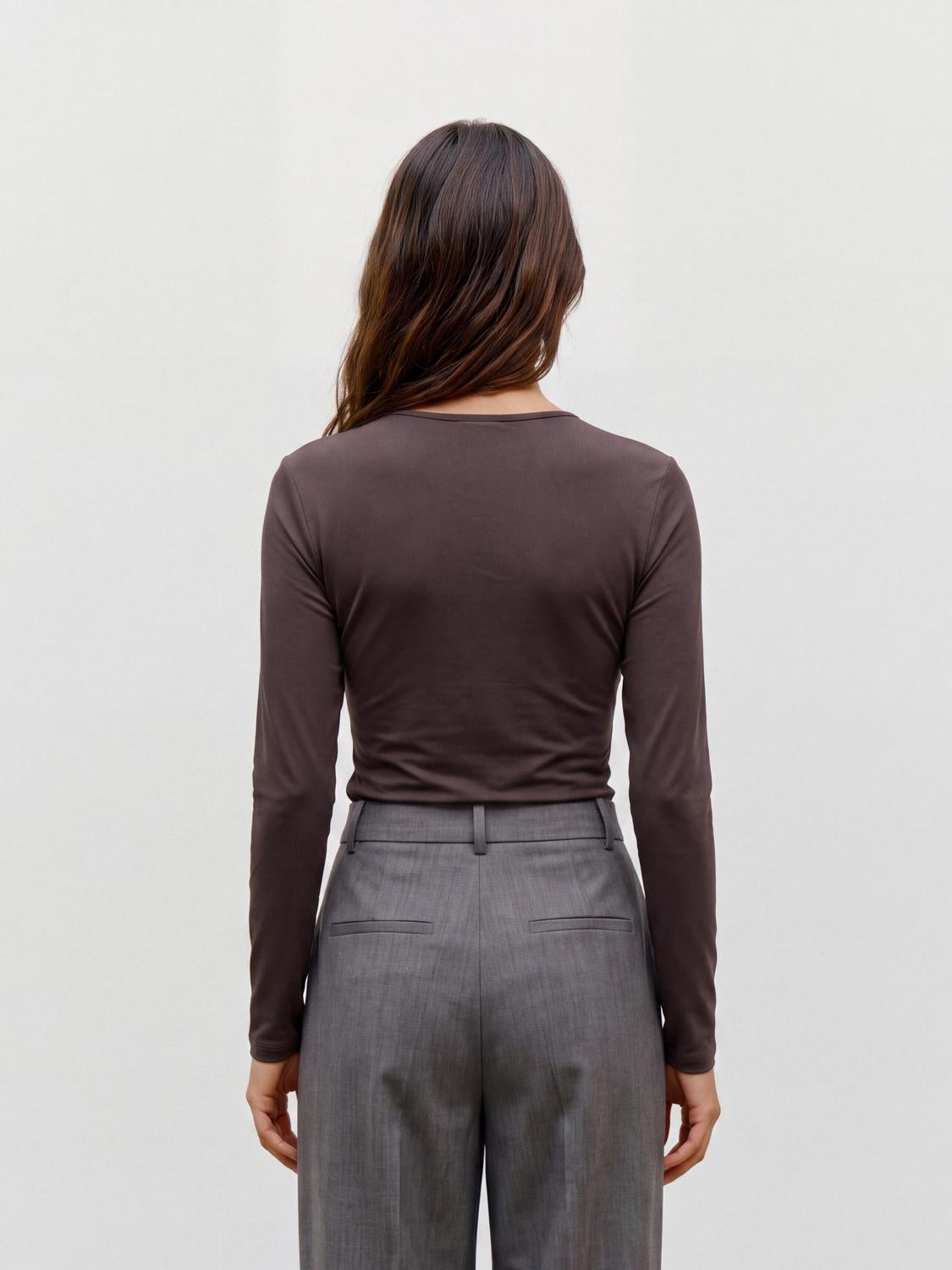model_shot-back