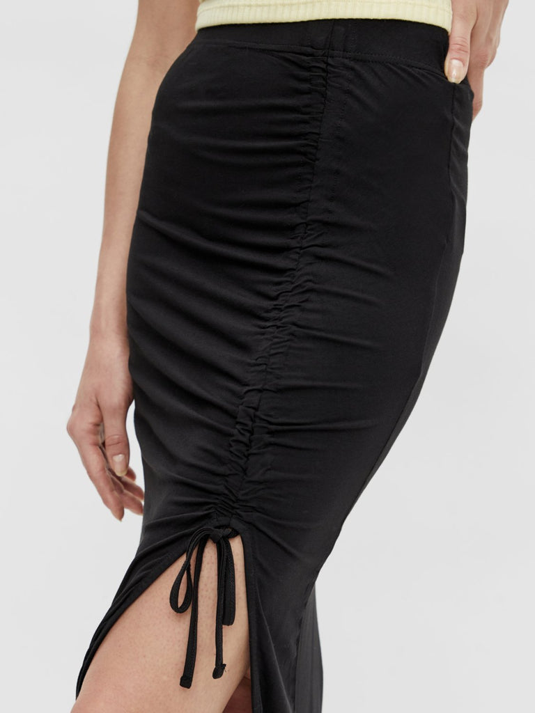 PCNEORA Skirt - black - VERO MODA & VILA Bergvik