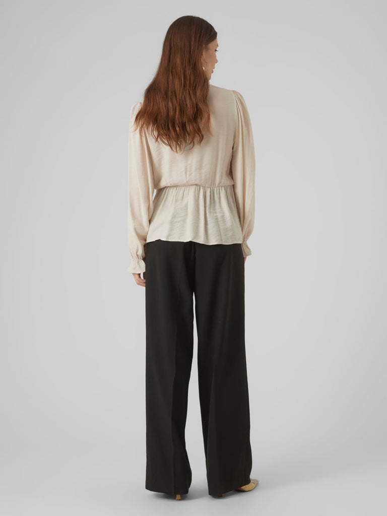VMMAJSE T-Shirts & Tops - Pumice Stone - VERO MODA & VILA Bergvik