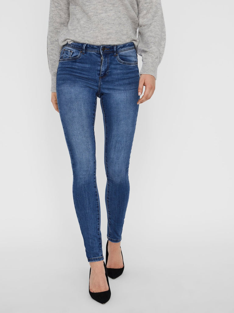 VMTANYA Jeans - Medium Blue Denim - VERO MODA & VILA Bergvik